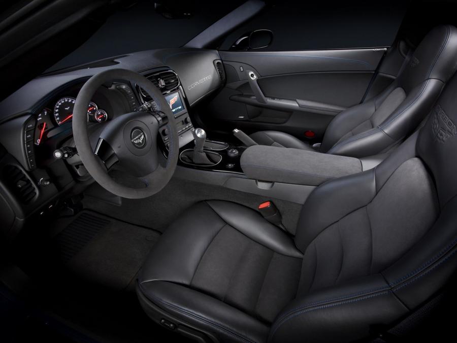  Chevrolet Corvette Z06 Carbon 2010 года  (фото 2 из 5)